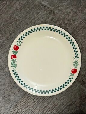 CORRELLE Classic Cream Dinner Plate with Red Apple Motif
